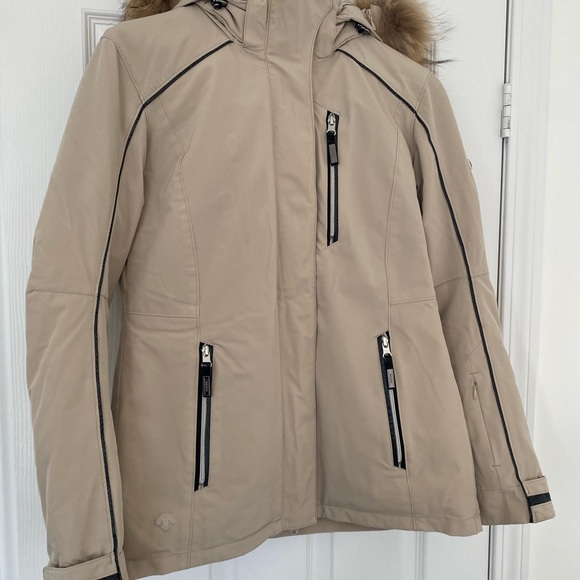 Descente Ski Jacket - Picture 3 of 16